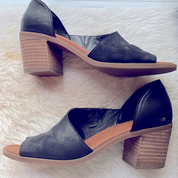 ⬇️ Peep Toe Pumps Very Lightly Worn Lucky Brand Black Leather - Picture 2 of 4